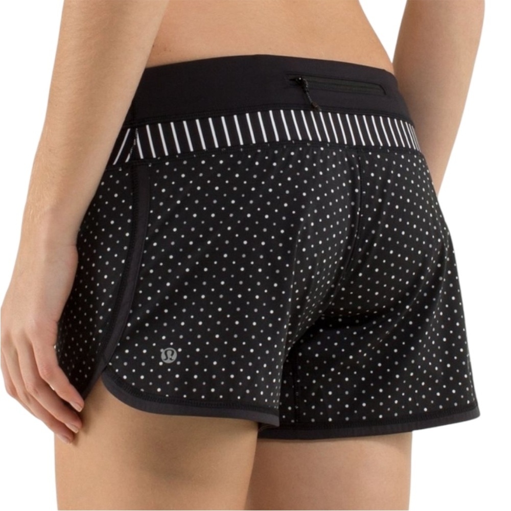 Lululemon Groovy Run Short *2-way Stretch Chevron Dot Black Parallel Stripe